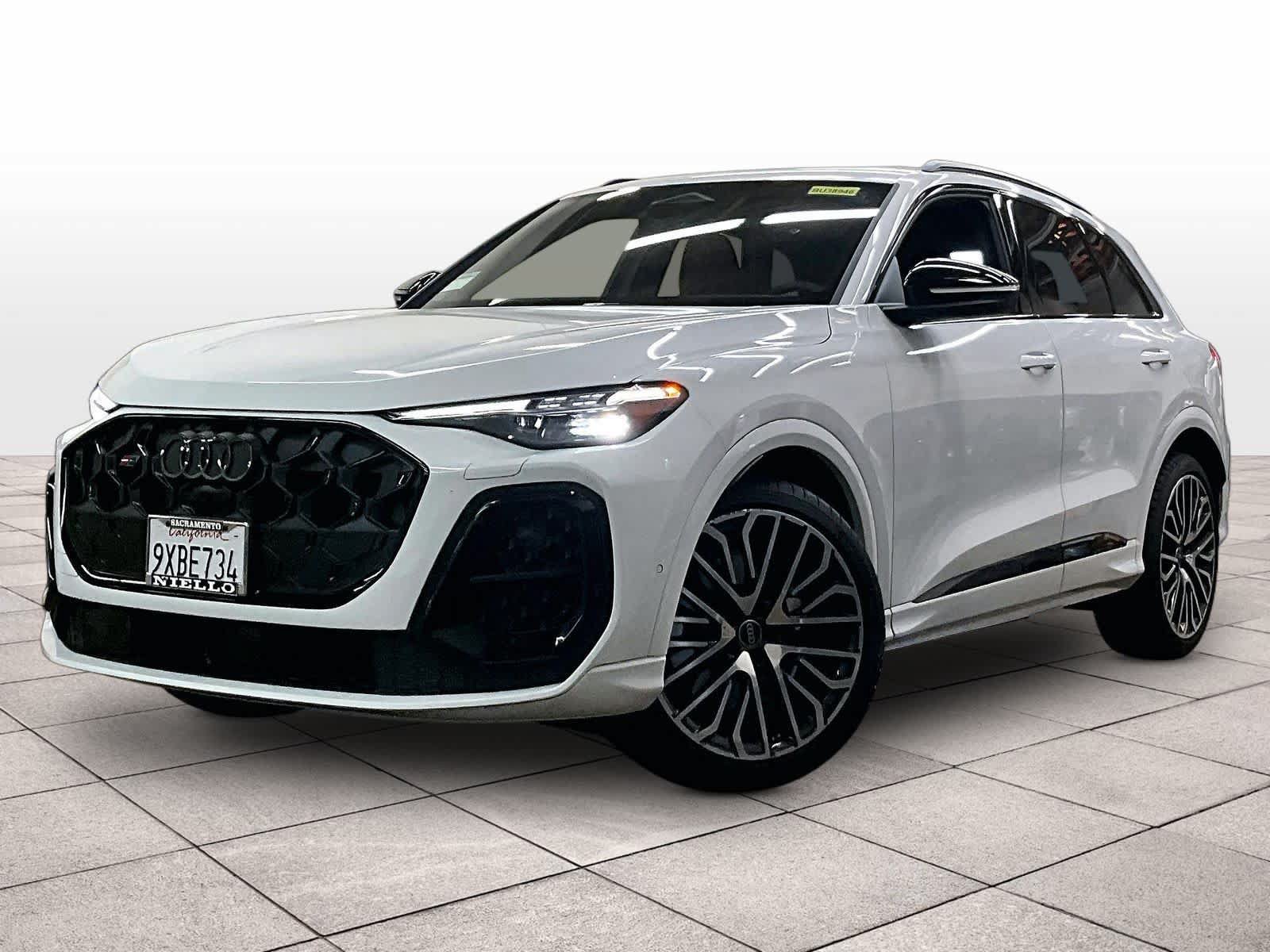 Used 2025 Audi SQ5 Prestige AWD/4WD image 1