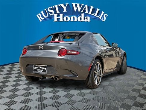 Used 2021 MAZDA MX-5 Miata RF Grand Touring image 2