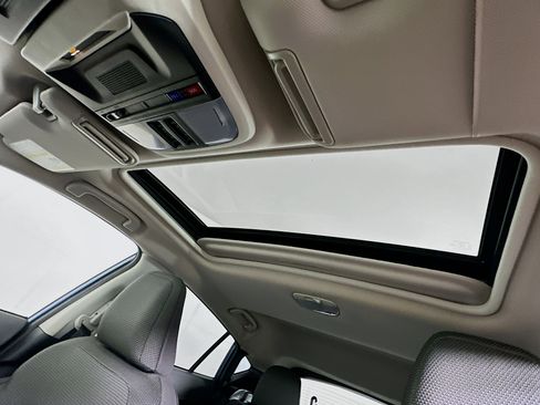 Used 2024 Subaru Crosstrek 2.0i Premium image 25