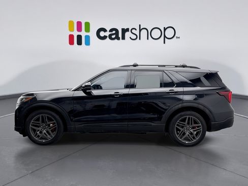 Used 2025 Ford Explorer ST AWD/4WD image 2
