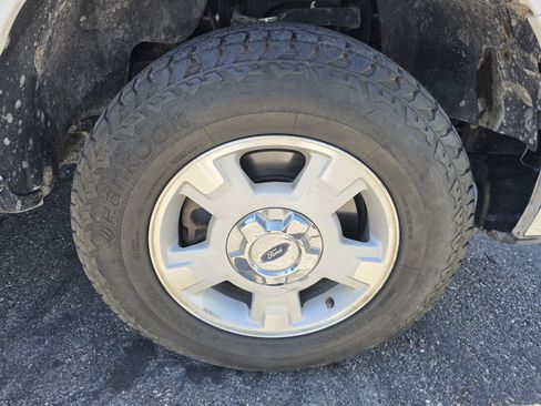 Used 2014 Ford F150 XLT w/ Trailer Tow Package RWD image 9