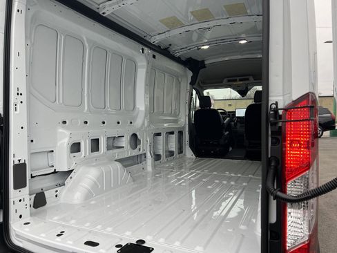 New 2026 Ford Transit 250 148 Medium Roof RWD image 46