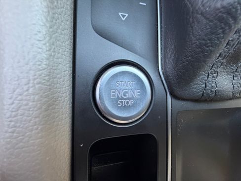 Used 2018 Volkswagen Atlas SE FWD image 30
