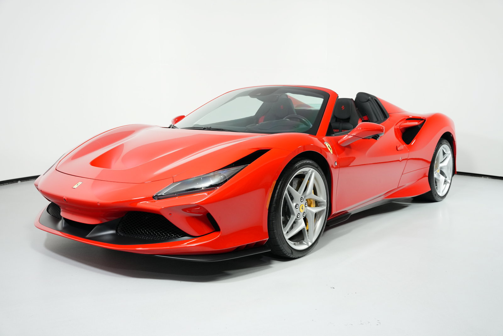 Certified 2022 Ferrari F8 Spider RWD image 21