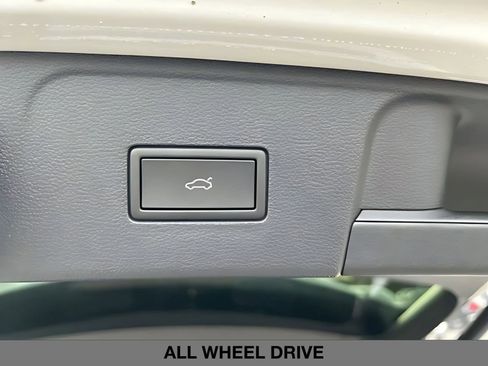 New 2026 Volkswagen Atlas SEL Premium R-Line image 17