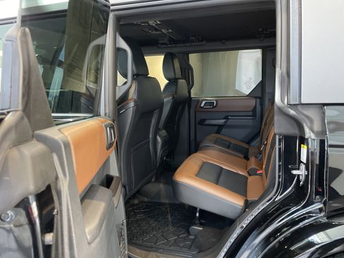 Used 2024 Ford Bronco Outer Banks AWD/4WD image 35