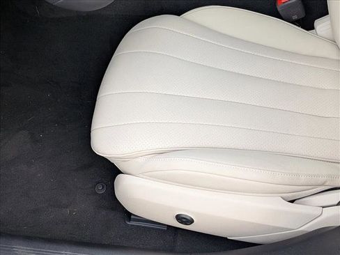 New 2026 Mercedes-Benz E 350 4MATIC Sedan image 4