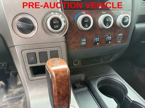 Used 2010 Toyota Tundra Limited AWD/4WD image 22