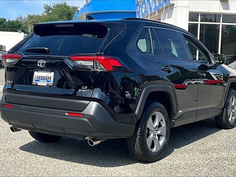 Used 2025 Toyota RAV4 LE AWD/4WD image 2
