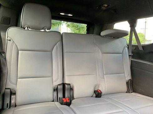 Used 2024 GMC Yukon XL SLT w/ SLT Luxury Package AWD/4WD image 33