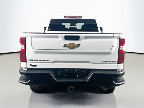 Used 2024 Chevrolet Silverado 2500 Custom w/ Custom Value Package image 6