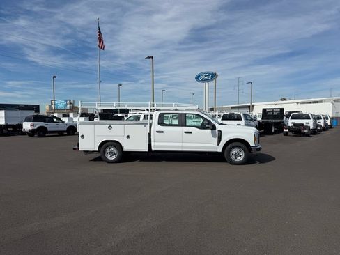 New 2026 Ford F250 XL w/ XL Chrome Package image 2