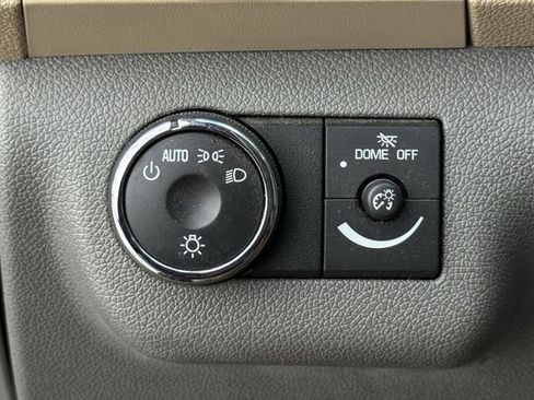 Used 2012 Chevrolet Traverse LT FWD image 21