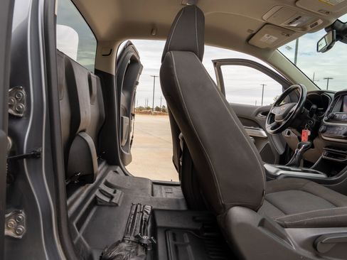 Used 2022 Chevrolet Colorado LT w/ Fleet Safety Package image 11