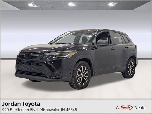 Used 2023 Toyota Corolla Cross S image 1