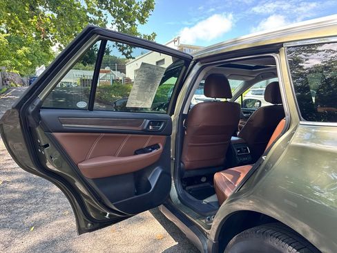 Used 2019 Subaru Outback 2.5i Touring AWD/4WD image 26