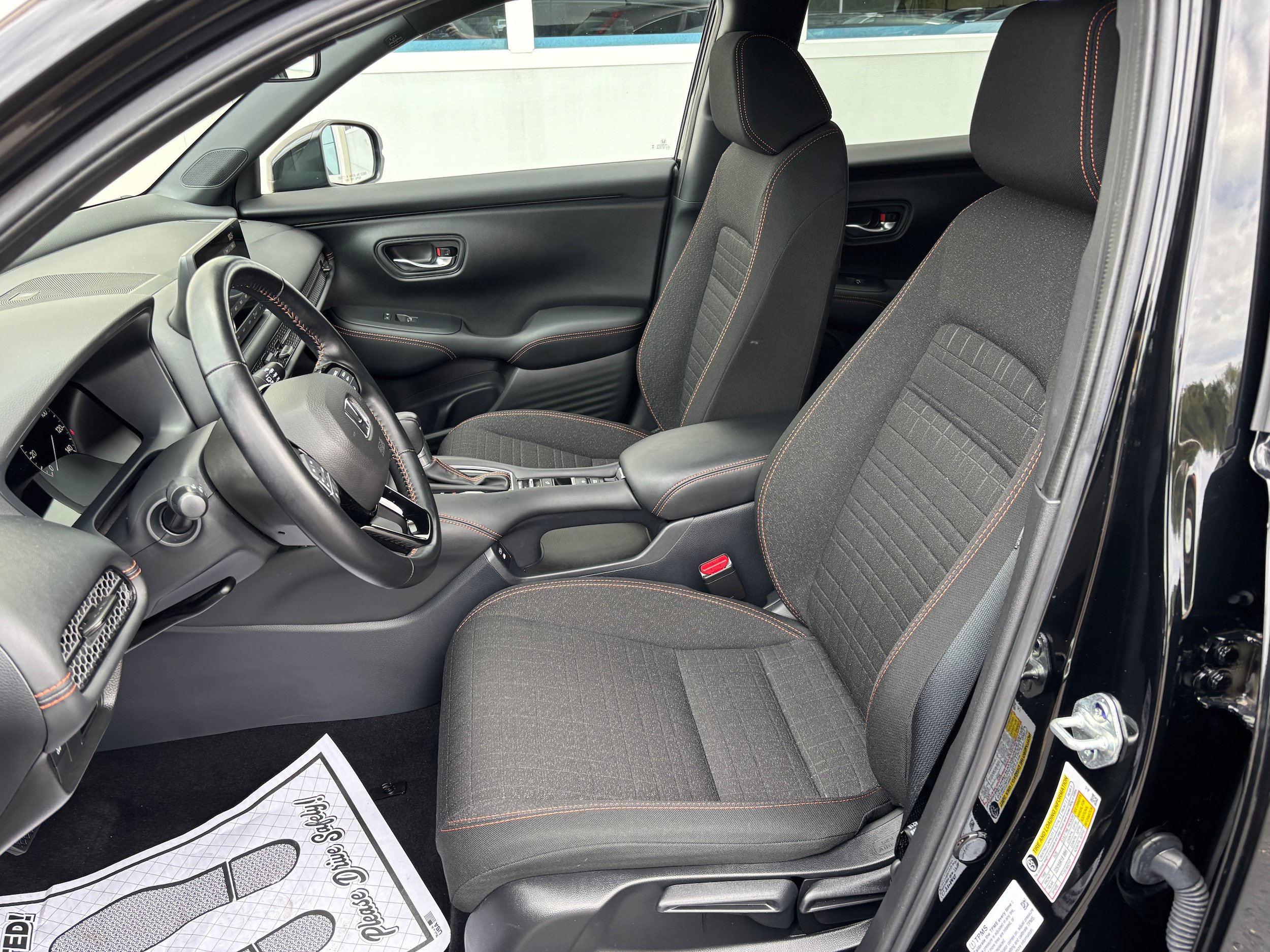 Certified 2025 Honda HR-V Sport image 9