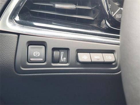 Used 2023 Cadillac XT6 Premium Luxury w/ Technology Package image 23