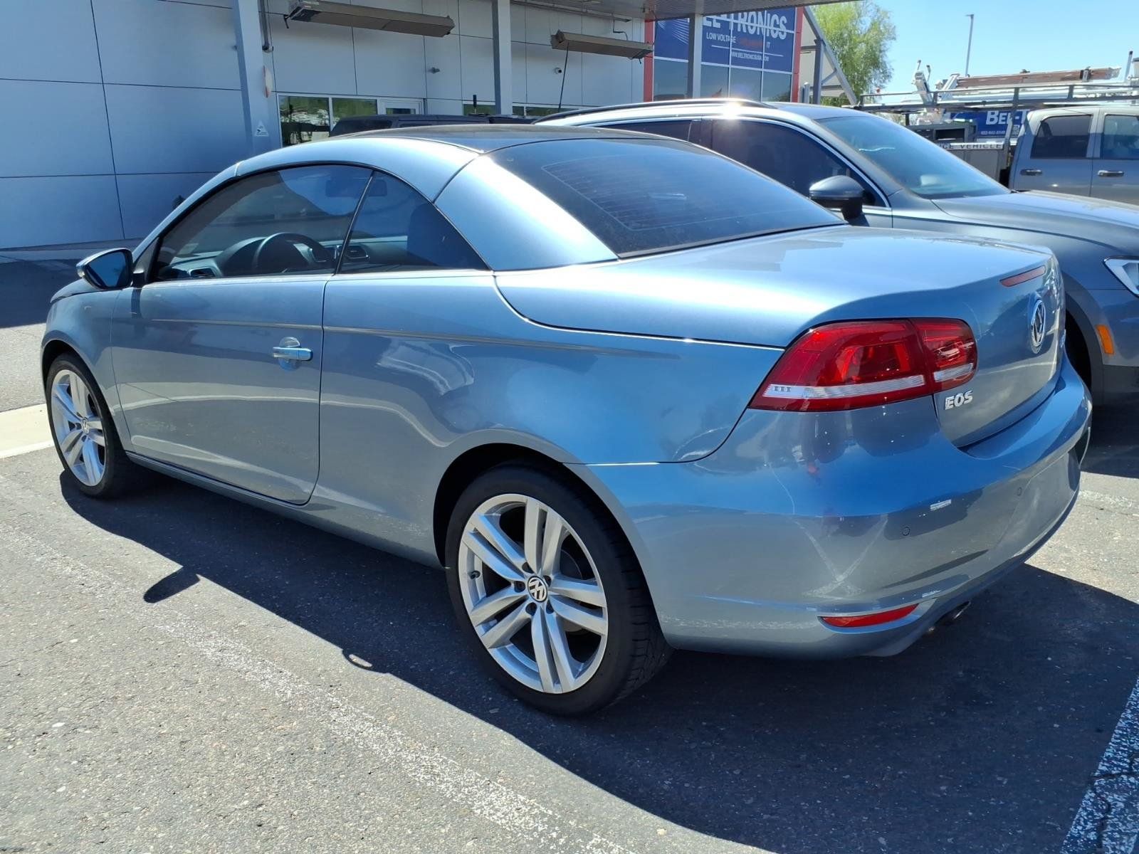 Used 2014 Volkswagen Eos Executive FWD image 2