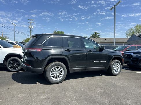 New 2026 Jeep Grand Cherokee Laredo AWD/4WD image 16