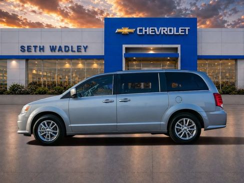 Used 2019 Dodge Grand Caravan SXT FWD image 4