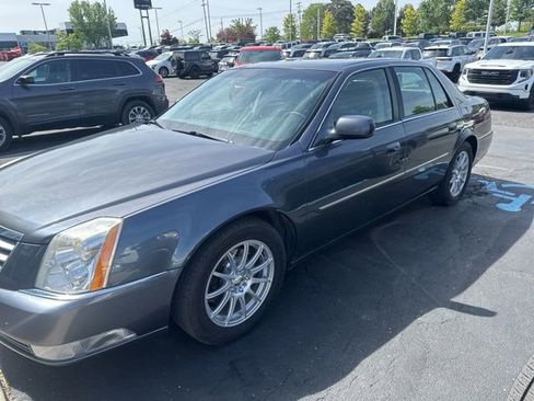 Used 2010 Cadillac DTS Luxury FWD image 4