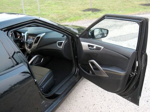 Used 2016 Hyundai Veloster w/ Option Group 02 FWD image 22