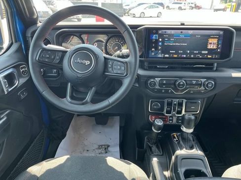 Used 2024 Jeep Wrangler Unlimited Rubicon AWD/4WD image 13