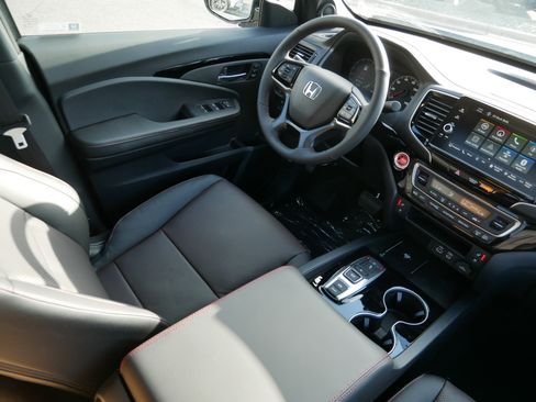 New 2026 Honda Ridgeline Black Edition image 9