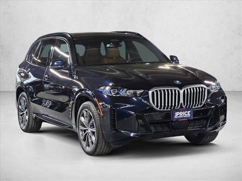 Used 2025 BMW X5 xDrive40i w/ M Sport Package image 3