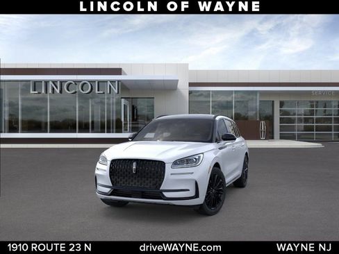 New 2025 Lincoln Corsair Reserve w/ Jet Appearance Package AWD/4WD image 2