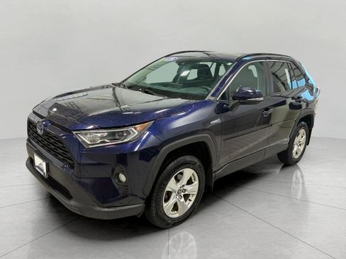 Used 2020 Toyota RAV4 XLE w/ Convenience Package AWD/4WD image 4