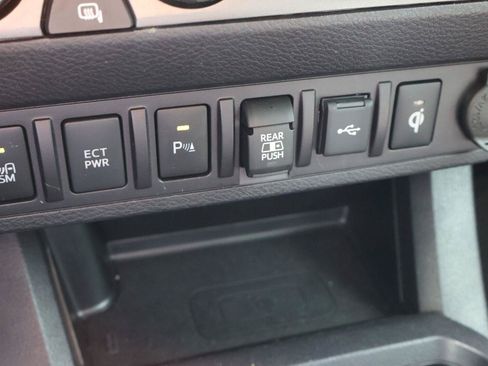 Used 2023 Toyota Tacoma TRD Off-Road w/ Technology Package AWD/4WD image 28