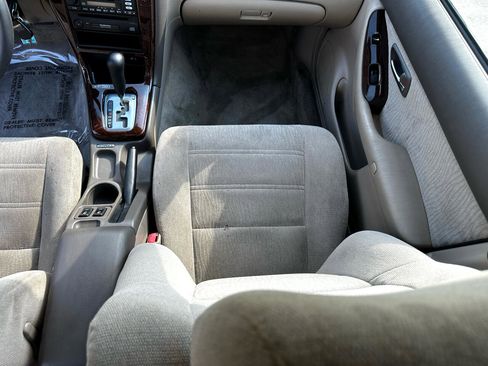 Used 2001 Subaru Outback Wagon image 40