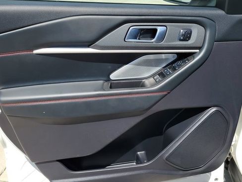 Certified 2025 Ford Explorer ST AWD/4WD image 7