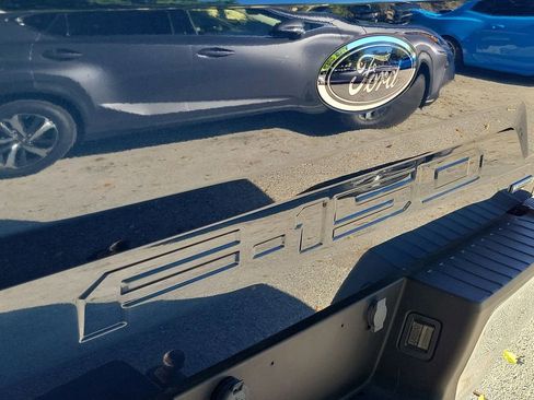 Used 2019 Ford F150 Lariat image 12