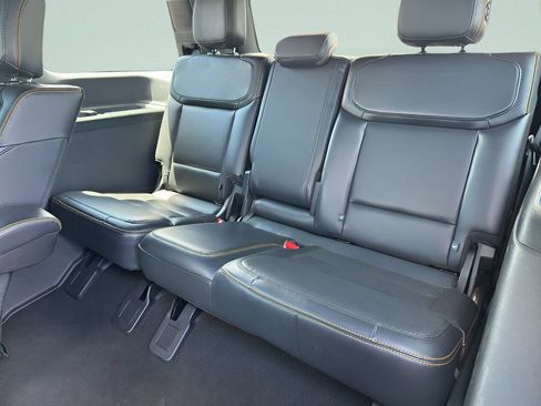 Used 2025 Ford Expedition Tremor AWD/4WD image 19