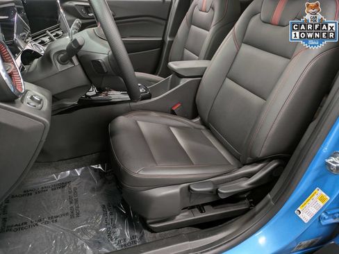 Used 2025 Chevrolet Trax RS w/ Sunroof Package FWD image 11
