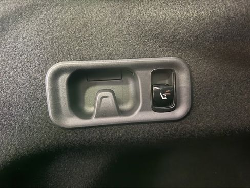 New 2026 Mercedes-Benz E 53 AMG e 4MATIC Sedan image 22