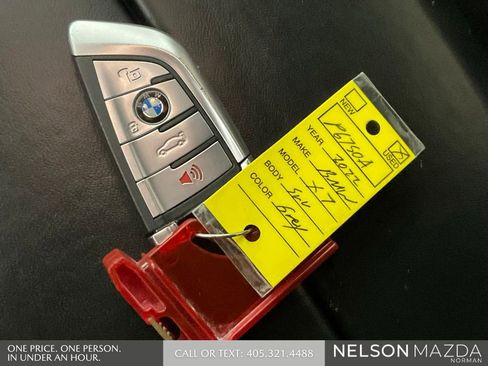 Used 2022 BMW X7 M50i w/ Luxury Seating Package image 51