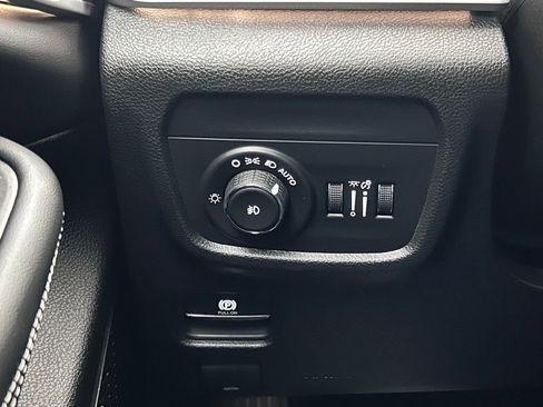 New 2026 Jeep Grand Cherokee Limited w/ Limited Altitude Package AWD/4WD image 19