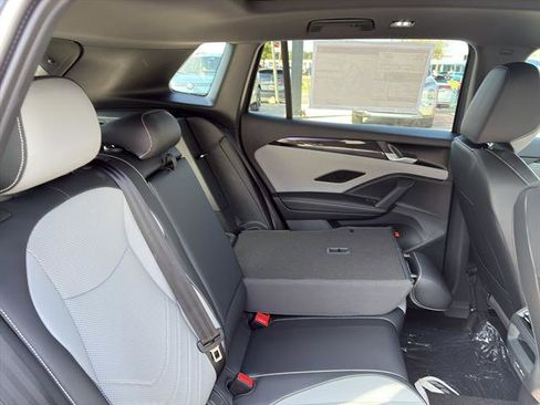 New 2026 Volkswagen Tiguan SE R-Line FWD image 10