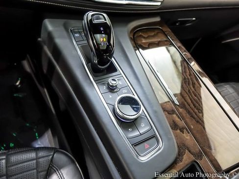 Used 2021 Cadillac Escalade Premium Luxury Platinum AWD/4WD image 23