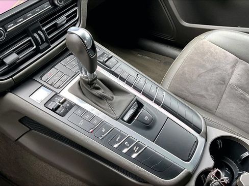 Used 2019 Porsche Macan AWD/4WD image 18