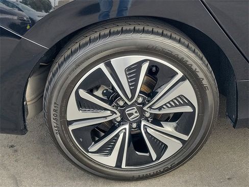 Certified 2017 Honda Civic EX-T image 6