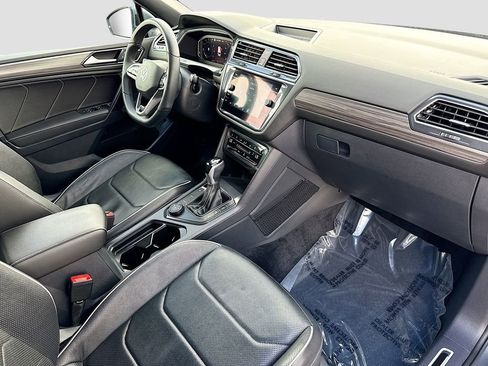 Used 2022 Volkswagen Tiguan SEL R-Line image 13