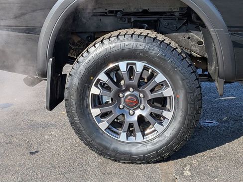 Used 2024 Nissan Titan PRO-4X w/ Pro-4x Convenience Package image 25