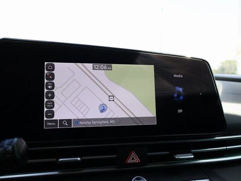 New 2025 Hyundai Elantra Limited image 36