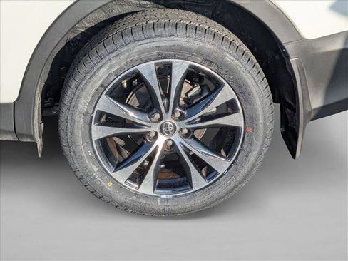 Used 2015 Toyota RAV4 Limited image 22