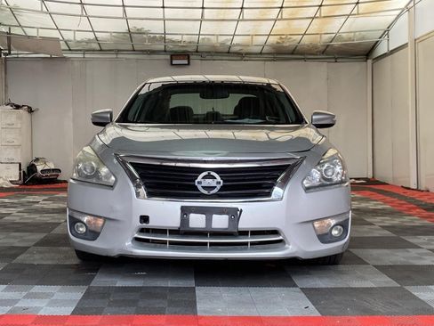 Used 2015 Nissan Altima 2.5 SL w/ Technology Package FWD image 2